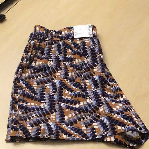NWT Nine West Mid Rise Women’s Shorts Size L - Picture 2 of 5